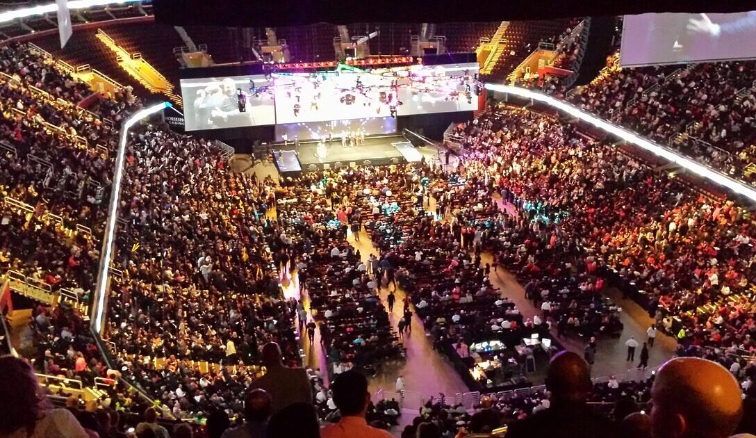 〇〇〇に出展します